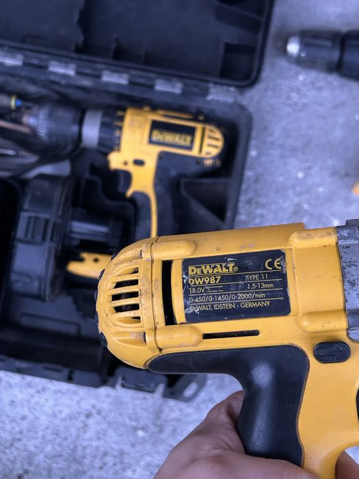 lot scule dewalt bormasina autofiletanta acumulator incarcator etc