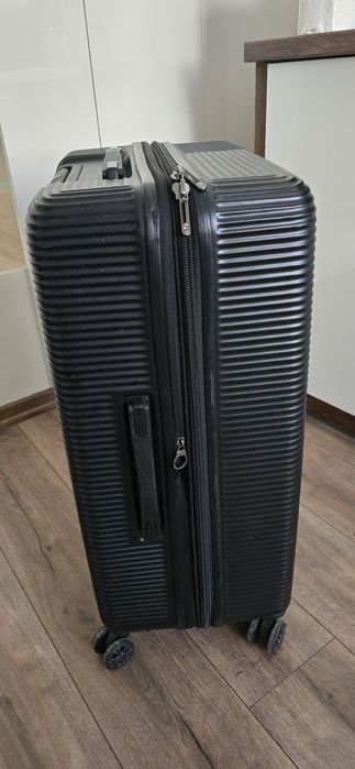 Голям пластмасов куфар