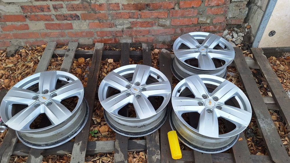 Продам комплект дисков 5*115/17"