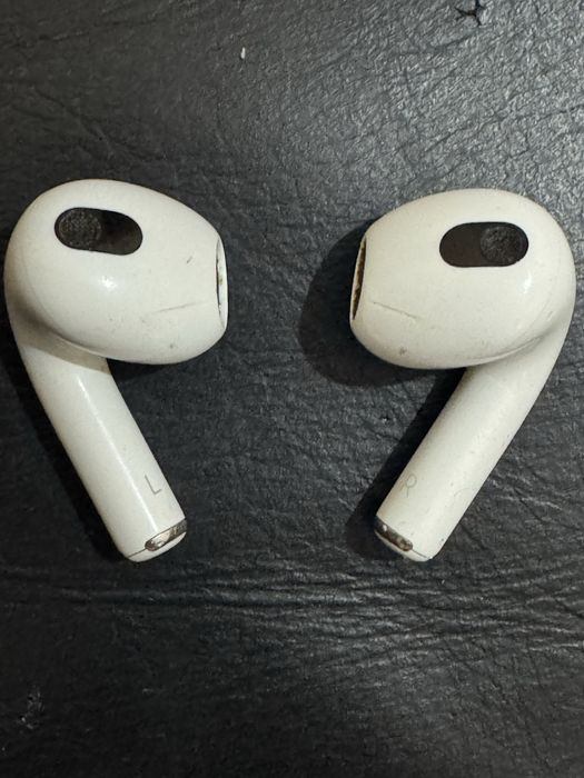Продаются Apple AirPods 3