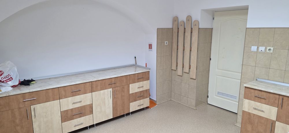 Proprietar inchiriez spațiu cabinet,birou,laborator