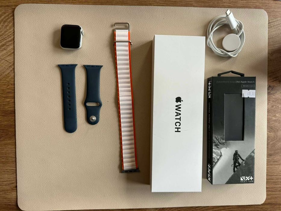 Apple Watch SE2 , 40 mm Смарт часовник