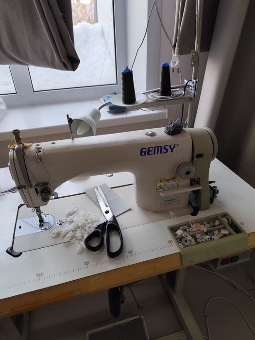 Швейная машина Gemsy,