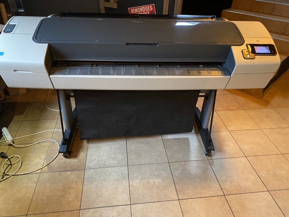 Plotter/ploter Hp designjet T 790e printer