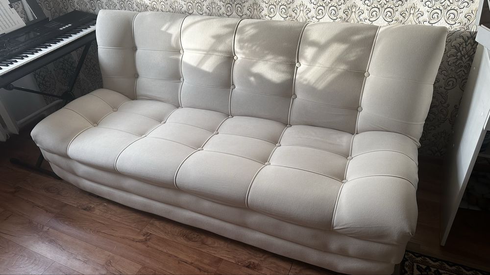 Срочно продаю диван
