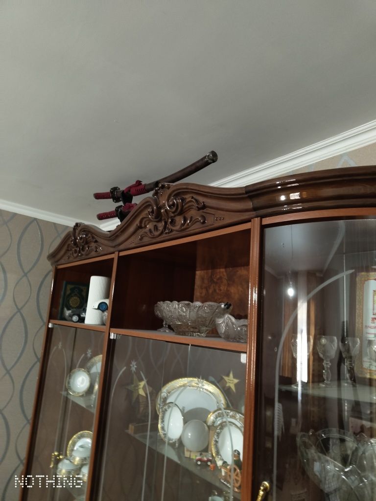 СРОЧНО продается стенка (без посуды) в хорошем состоянии