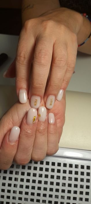 Aplic unghii cu gel piata progresu 80 lei