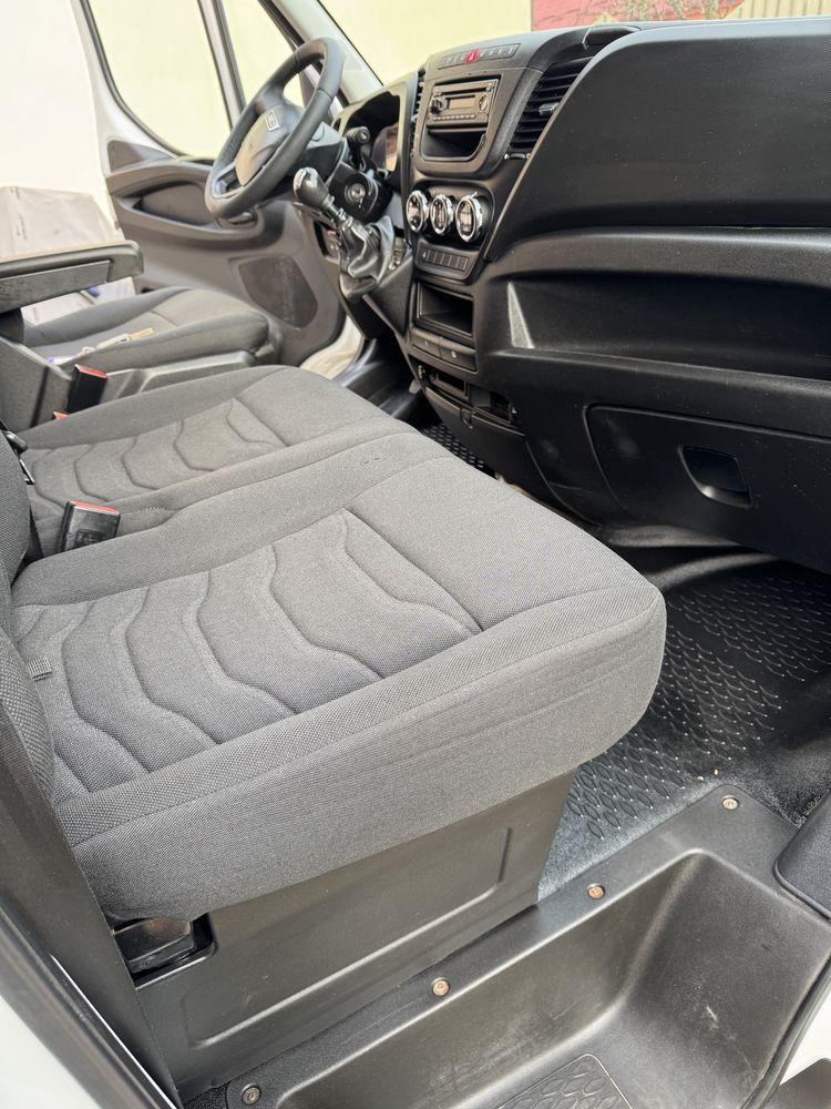 Vand Iveco Daily 3.0D/2016 cu Lift