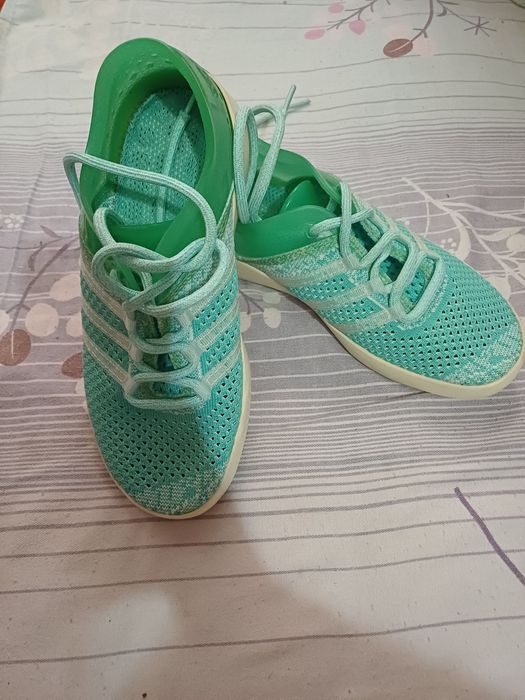 Продаю кроссовку в хорошем состоянии