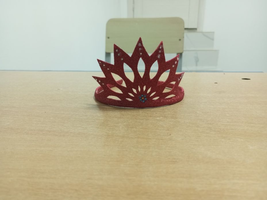 Кароны к новому году