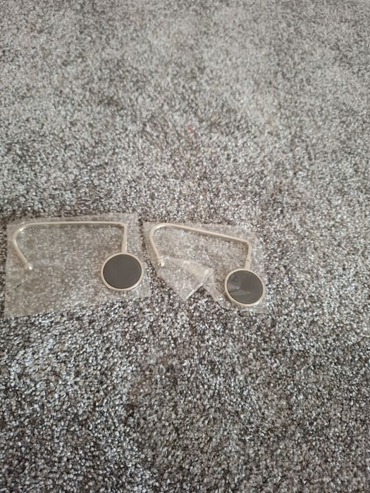 Set 2 Carlige de masa pentru genti sau rucsac