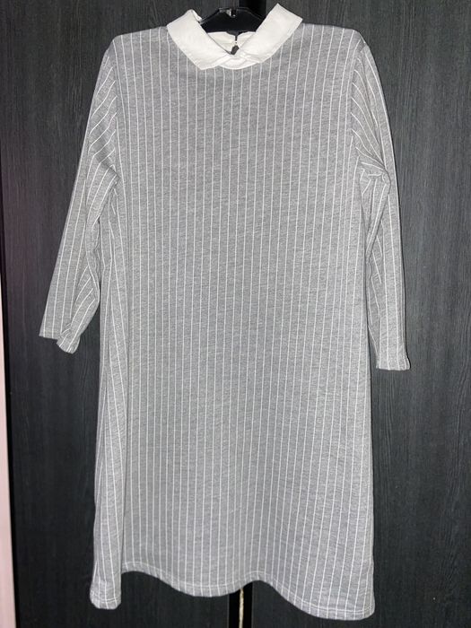 Rochie de zi cu guler alb