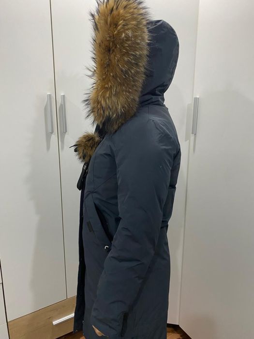 Продам зимнюю женскую куртку