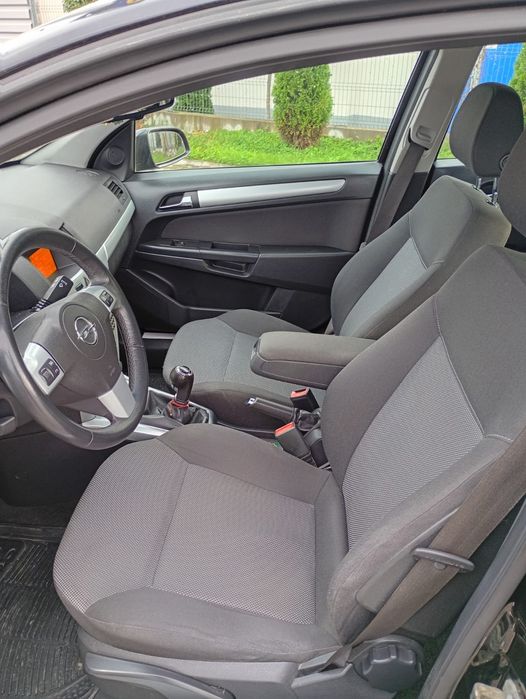 Vând Opel Astra h