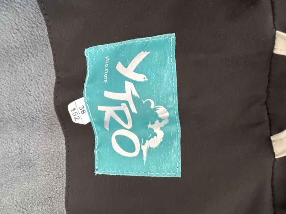 Продам зимнюю куртку на девочку