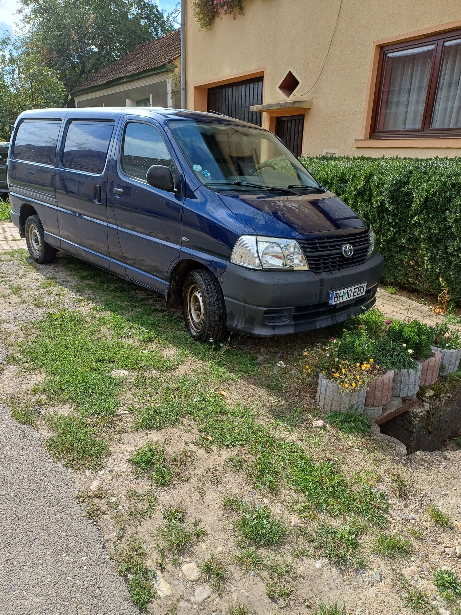 toyota hiace furgon
