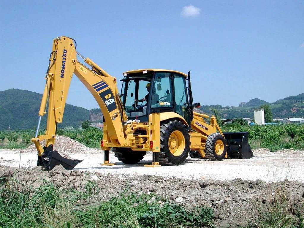 Экскаватор погрузчик Komatsu WB93R (Япония)