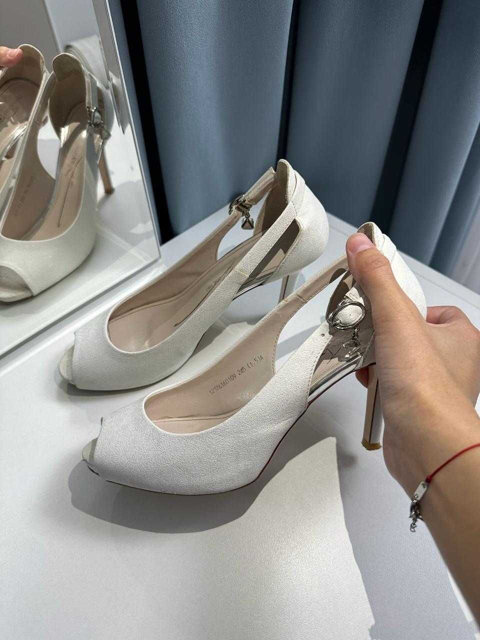Белые туфли ,38 размера