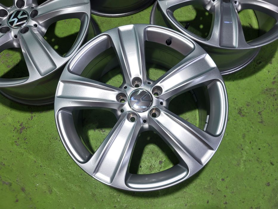 18 5x112 Vw Passat Touran Tiguan Golf Caddy Skoda Audi 5х112