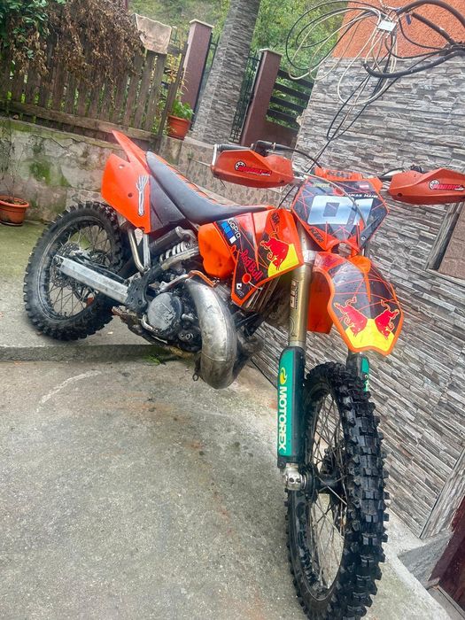 Vând KTM SX 250.