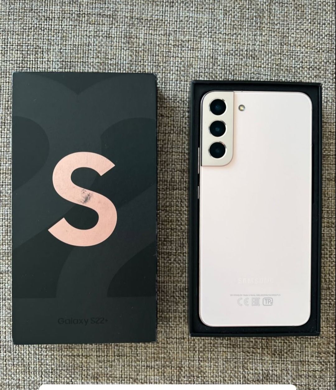 SAMSUNG S22 plus  8/128 G в отличном состоянии, без минусов