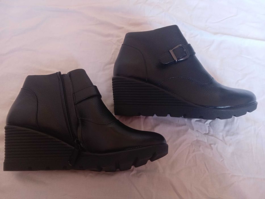 Обувки естествена кожа чисто нови