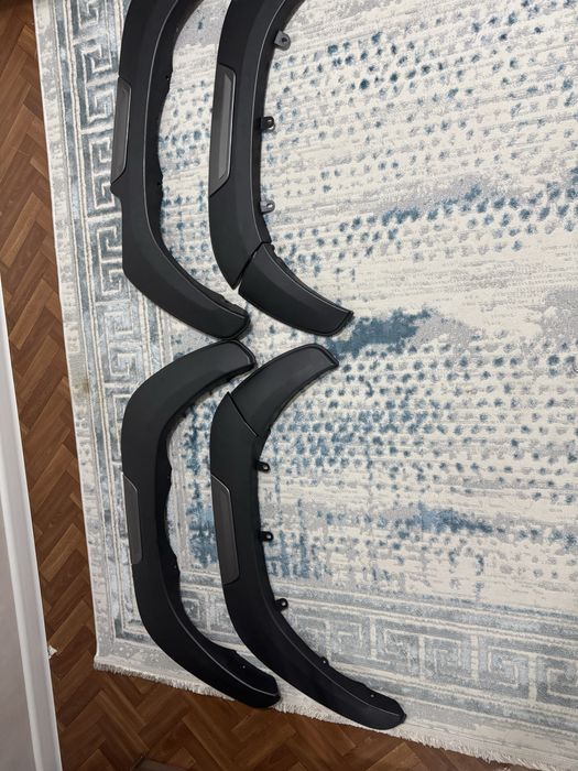Продается накладки на Hilux Revo, новые