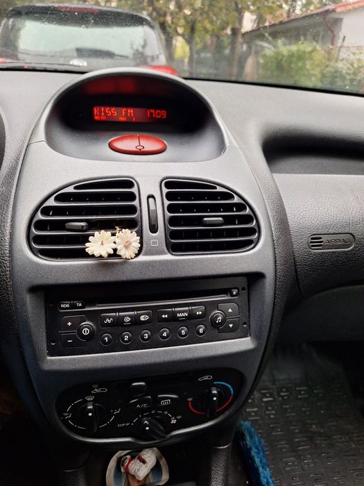 Vând Peugeot 206