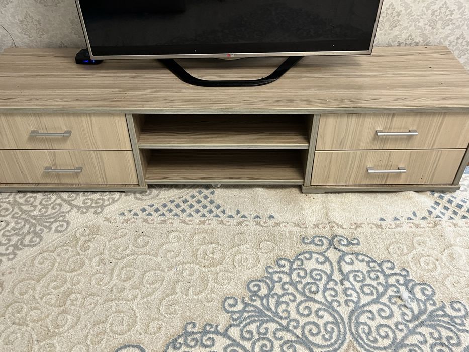 Тумба под телевизор с ящиками для вещей