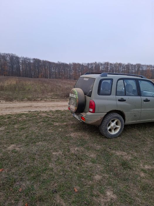 Suzuki Grand Vitara, Motor 2.5, an 2000, 4x4, înmatriculat.