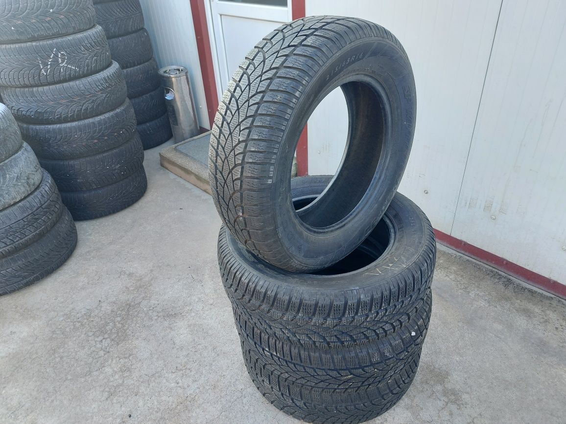 125 lei bucata! Set anvelope IARNA/M+S 215 65 16 Dunlop! 7 mm