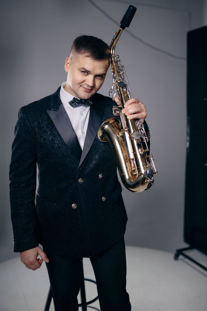 Ведущий, SWOWMAN.