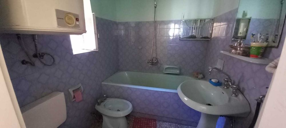 Casa mare, locuibila, la munte