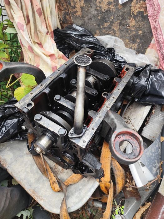 Vând încărcător frontal O&K L6