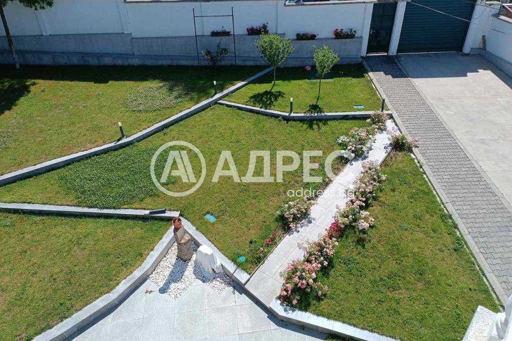 Съвременна къща кв. "Добровски"