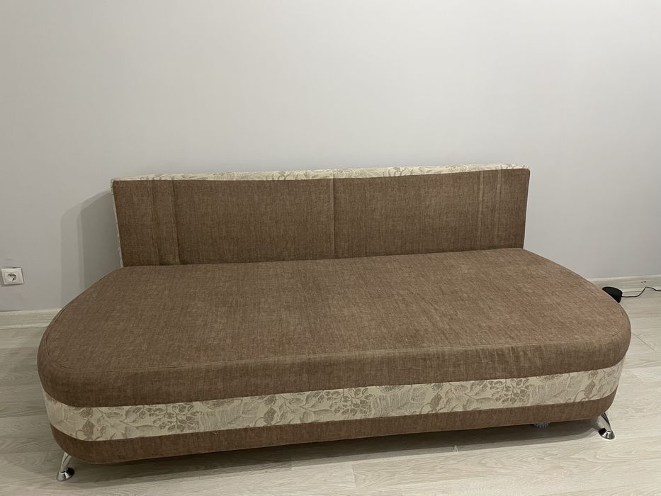 Бесплатно отдам диван