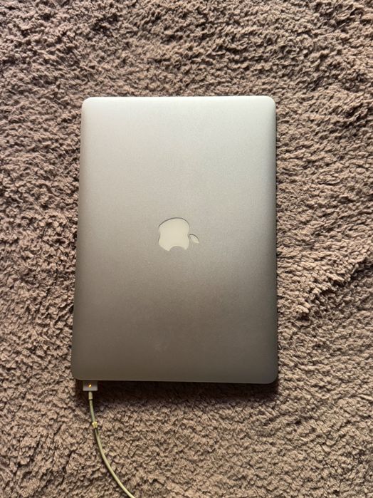 Macbook air 13 negociabil