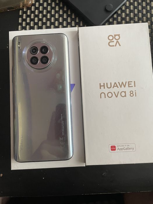 Смартфон HUAWEI nova 8i
