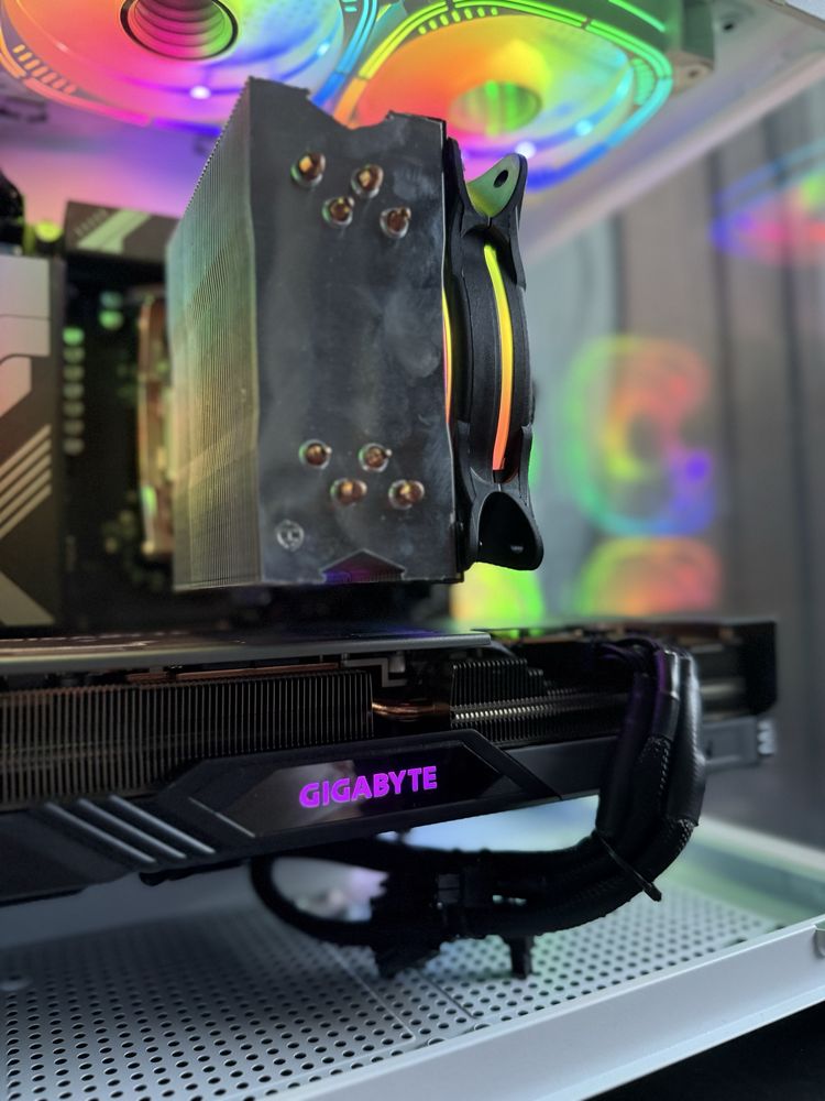 Setup Gaming RGB RX7800 XT R5 7600x 32gb + Monitor