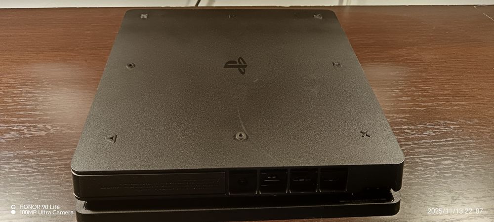 ‼️De vânzare Ps4 slim 512gb + 2 controller+8 Joc+ ventilator ‼️