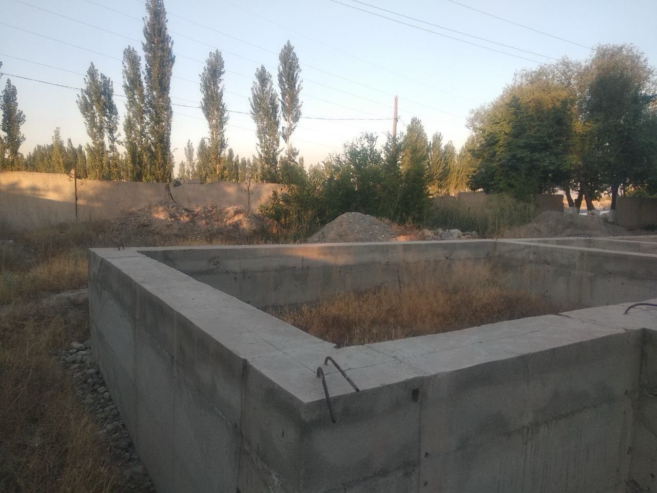 Fargoma shaharda markazdan 5 km uzoqda Besh bolada mol bozor oxir