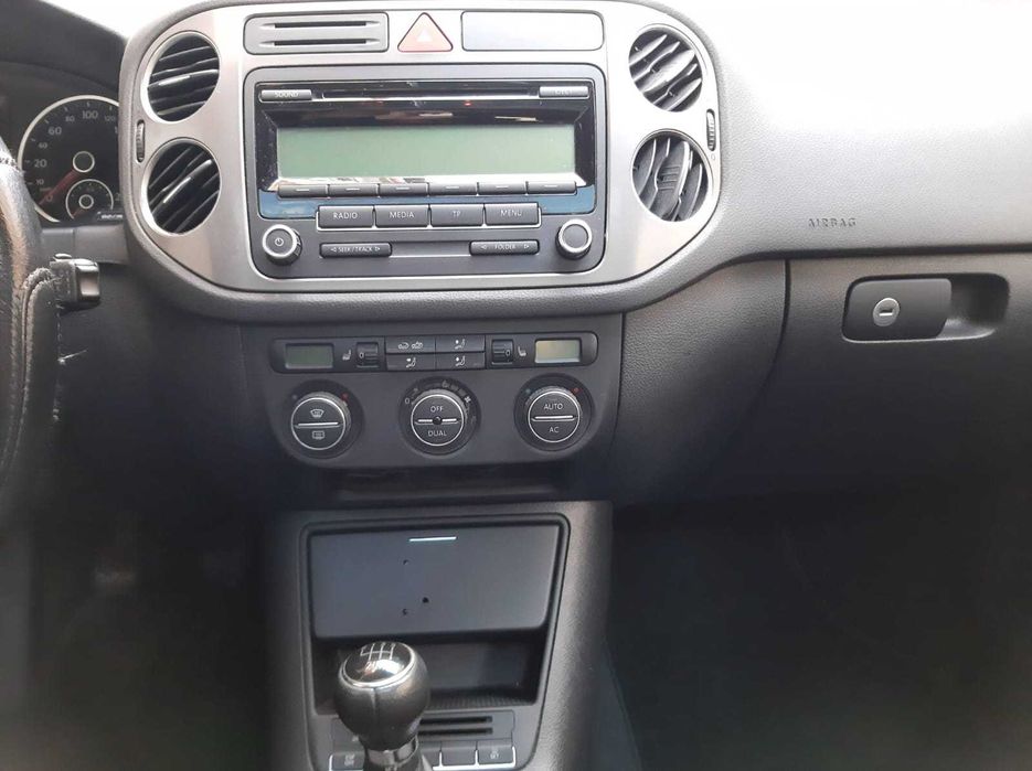 VW Tiguan 2.0 TDI 4x4 permanent • Carte service • Fără accidente