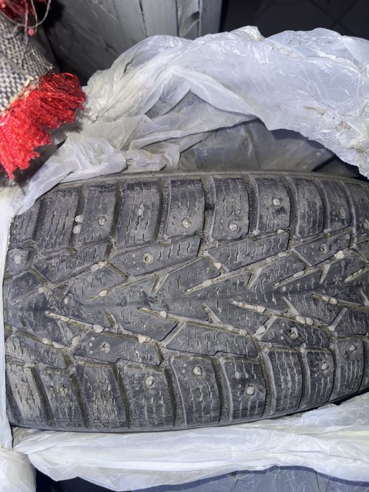 Шины зимние с шипами 185/65 R15 3 шт