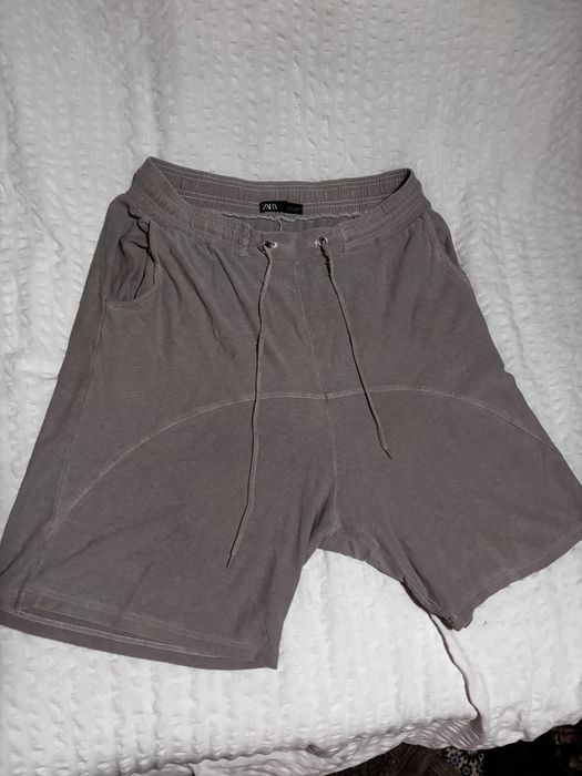 Pantaloni scurti zara