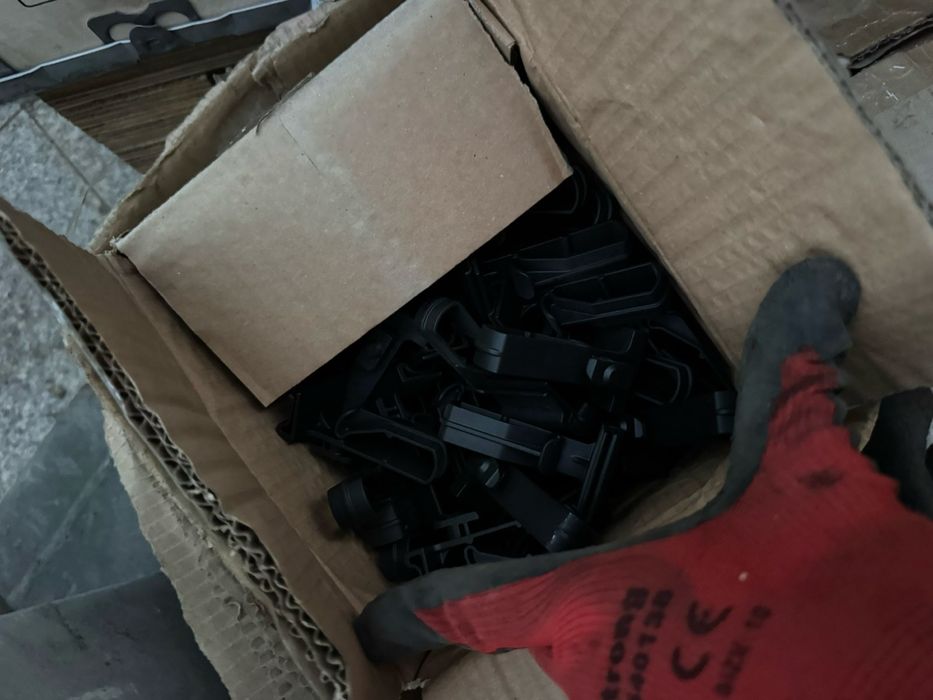 Различни части за изграждане на соларни централи