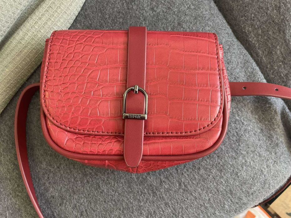 Малка чанта Esprit за кръста