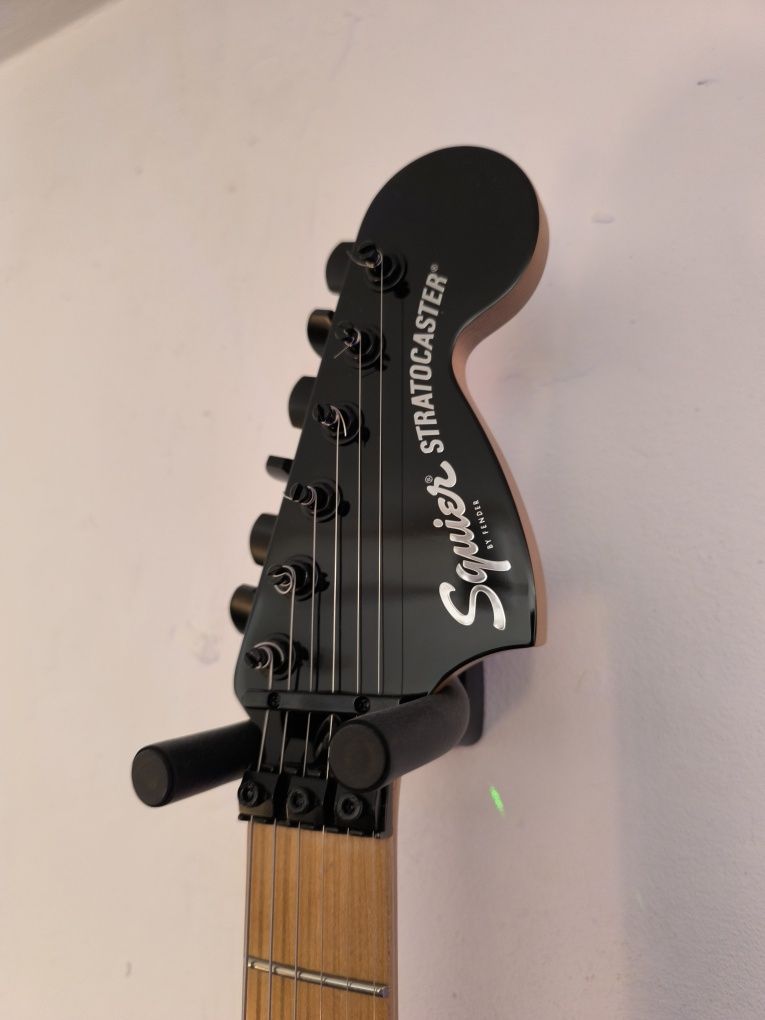 Vând Squier Contemporary Stratocaster