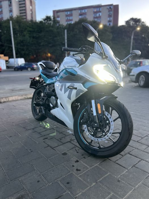 URGENT! Motocicleta CFMOTO 300SR A2