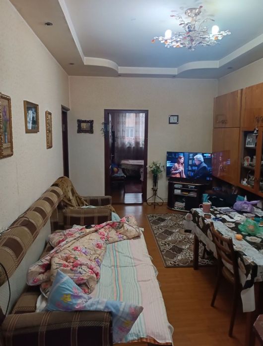 2/3/4 Ялангач,Бухара кафе,Базарчик, Мирзоулугбекский район,48 м2,