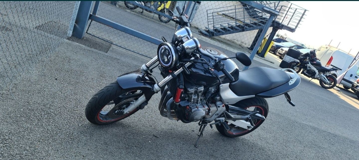 Honda hornet în stare bună